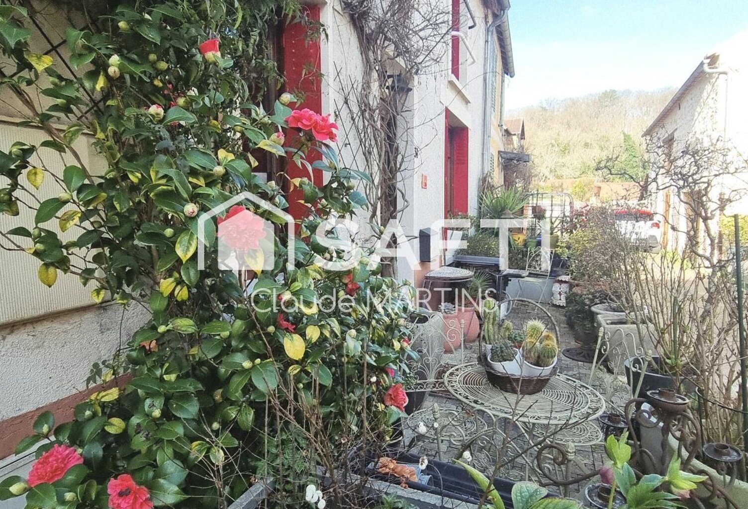 Laissez-vous séduire par une maison de caractère, où le charme de l'ancien s'allie harmonieusement au confort moderne. — photo 1