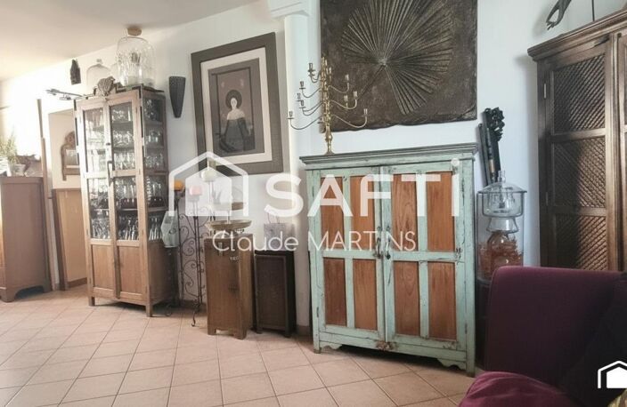 Laissez-vous séduire par une maison de caractère, où le charme de l'ancien s'allie harmonieusement au confort moderne. — photo 3