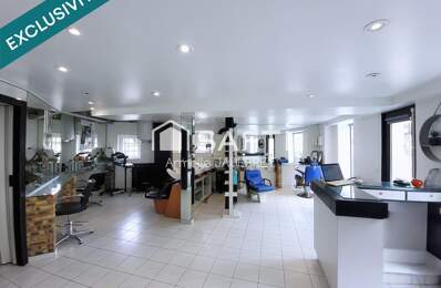 Superbe local commercial et son salon de coiffure — photo du bien
