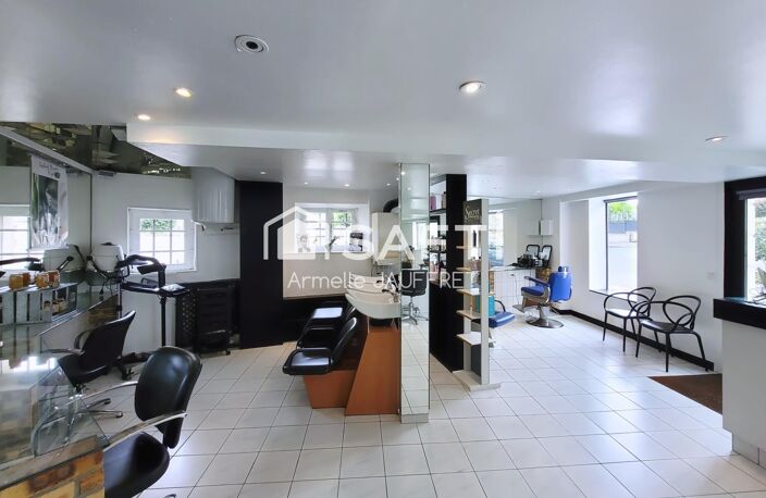 Superbe local commercial et son salon de coiffure — photo 3