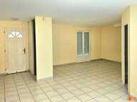 Plain-pied, 3 chambres et 1 195 m² de terrain — photo 2
