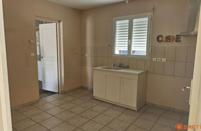 Plain-pied, 3 chambres et 1 195 m² de terrain — photo 3