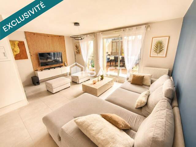 Duplex avec double parking, terrasse et solarium — photo du bien