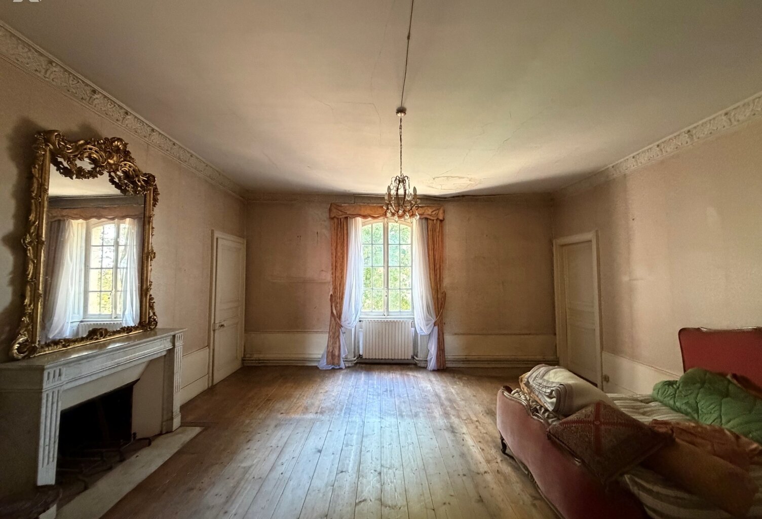 Vente maison 15 pièces 313 m² Pirey (25480) — photo 1