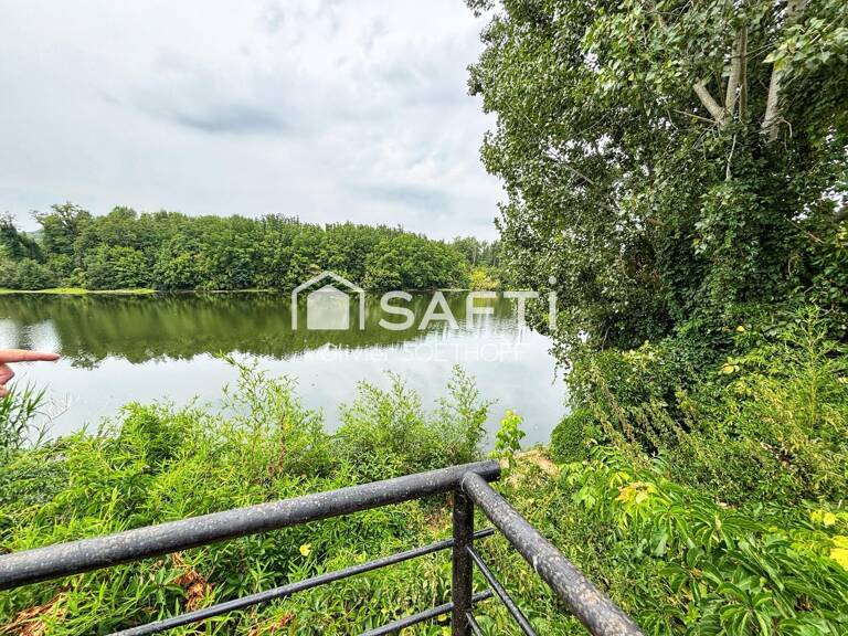 À découvrir sans tarder : une véritable maison coup de cœur avec une vue exceptionnelle sur le Lot. — photo 1