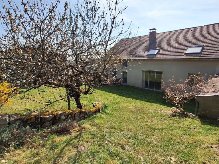 Ensemble immobiler avec maison , studios et très grand dépôt, très rare sur le secteur !!! — photo 1