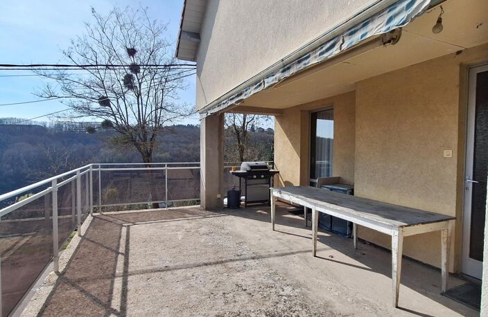 Ensemble immobiler avec maison , studios et très grand dépôt, très rare sur le secteur !!! — photo 4