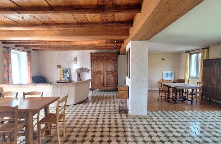 Ensemble immobiler avec maison , studios et très grand dépôt, très rare sur le secteur !!! — photo 5