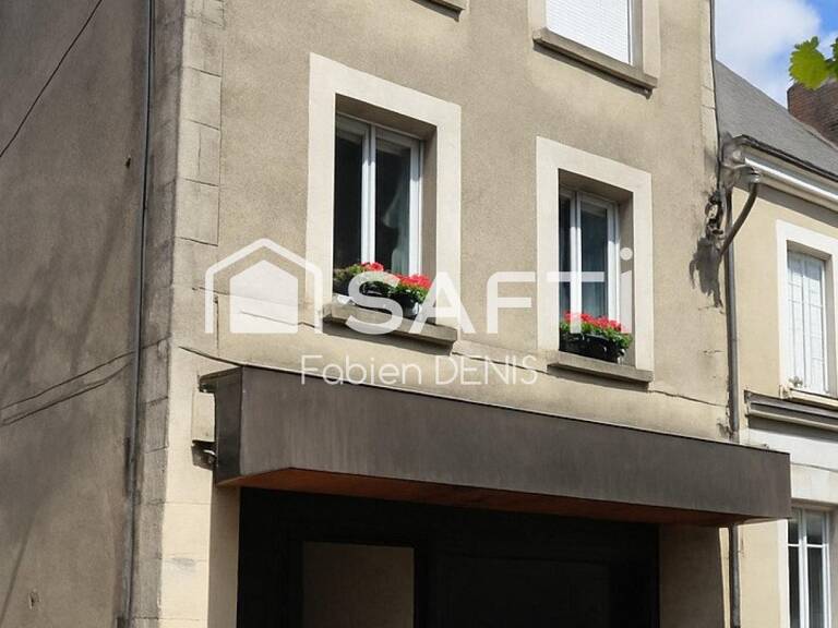 Immeuble avec local commercial et appartement  Centre-ville de Contres — photo 1