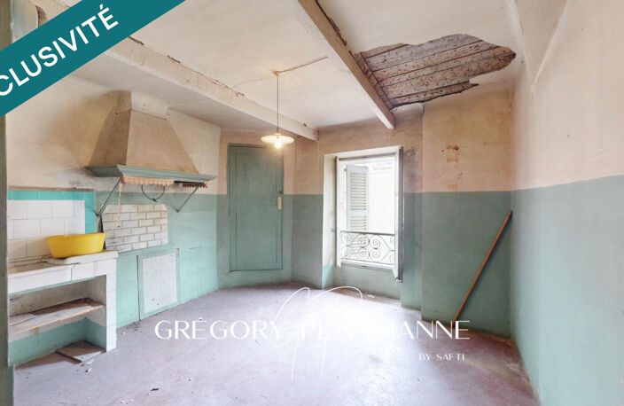 Maison de village de 120 m2 sur 3 niveaux avec grange/remise de 70m2 et double cave à réhabiliter ! — photo 4