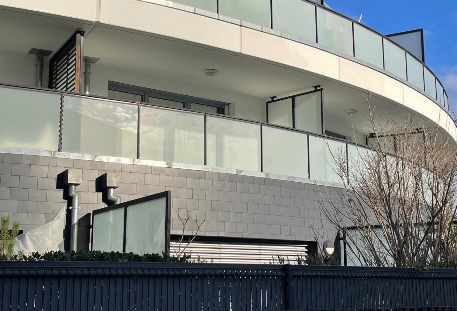 STRASBOURG ROBERTSAU - STUDIO REFAIT A NEUF ET TERRASSE — photo 1