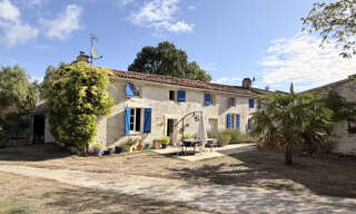 Maison 9 Pièces 240 m² à vendre à Saint-Hilaire-de-Villefranche (17770)