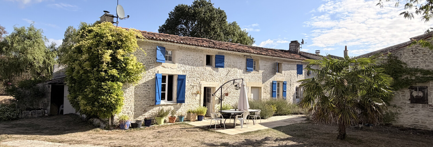 Maison 9 Pièces 240 m² à vendre à Saint-Hilaire-de-Villefranche (17770)