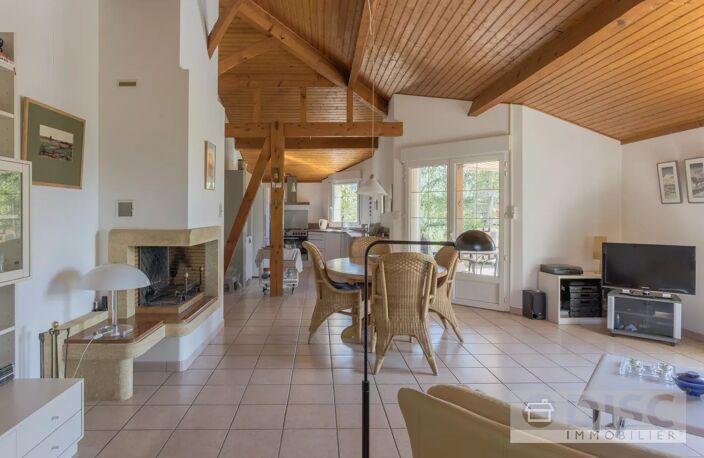 Belle maison moderne avec 1 hectare de terrain et belles vues — photo 5