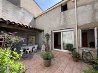 Maison AVEC COUR, TERRASSE, GARAGES — photo 2