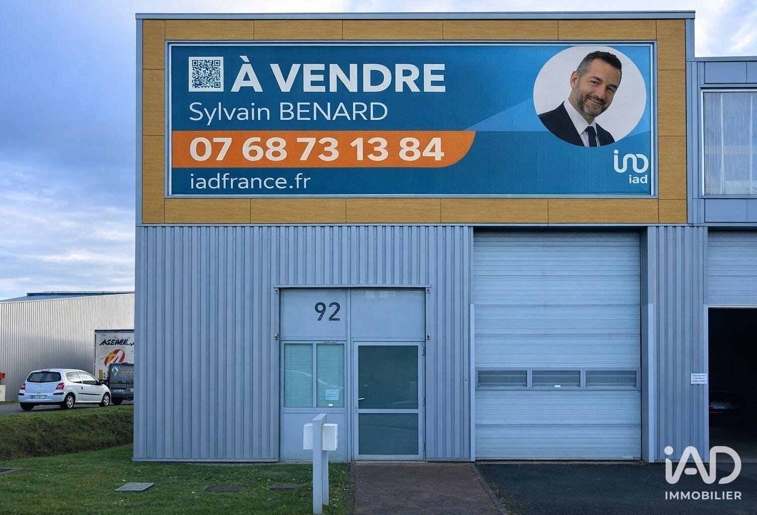 Vente Local d'activités 233 m&sup2; — photo 1