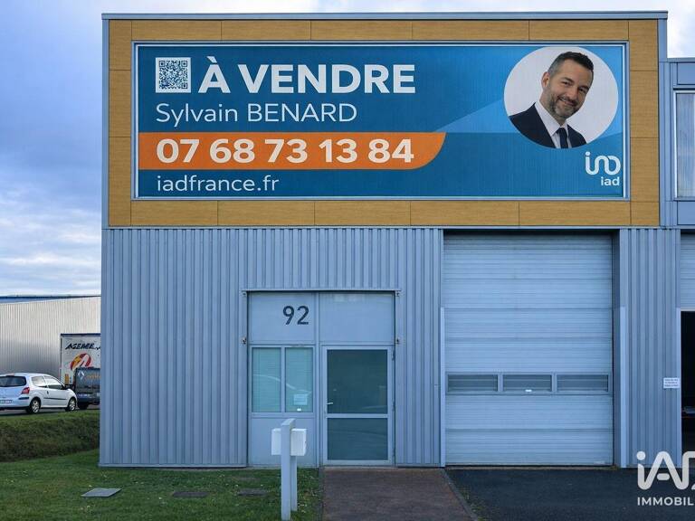 Vente Local d'activités 233 m&sup2; — photo 1