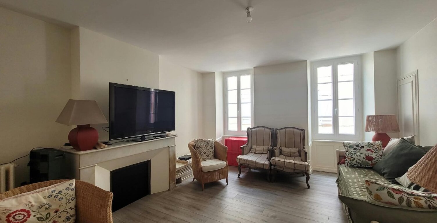 Location appartement 3 pièces 90 m² à Foix (09000) — photo 1