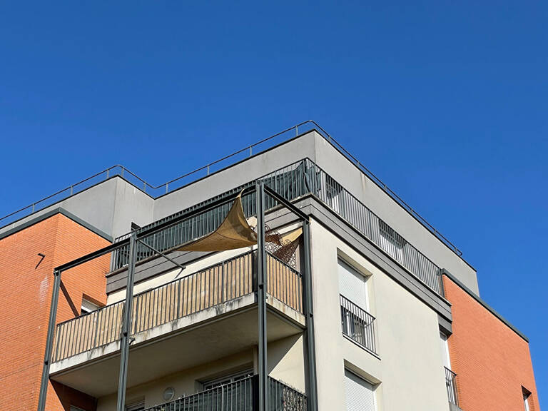 3 pièces en dernier étage avec balcons, ascenseur et parking en sous-sol. — photo 1