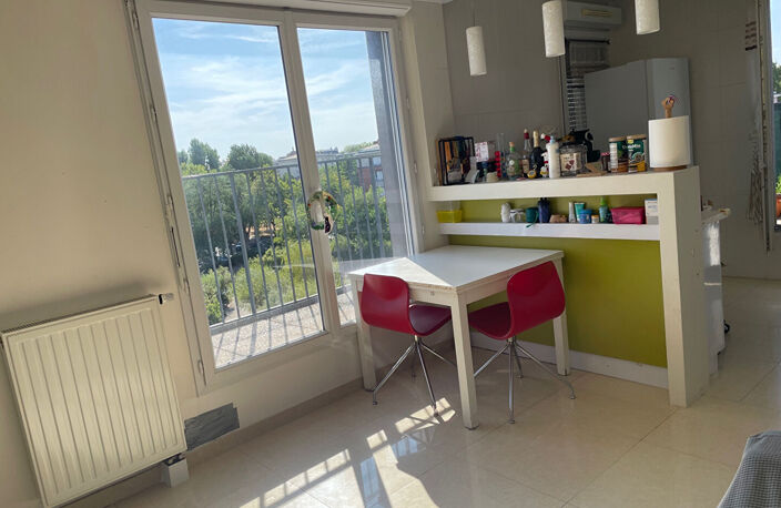 3 pièces en dernier étage avec balcons, ascenseur et parking en sous-sol. — photo 4
