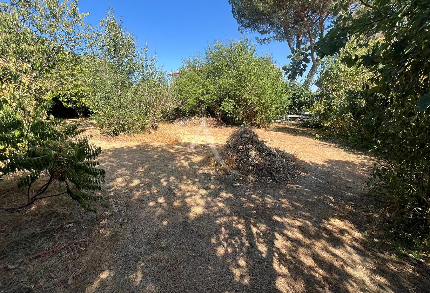 SAINT-NAUPHARY  : Terrain à bâtir de 661 m², au calme avec commerces à pied ! — photo 1