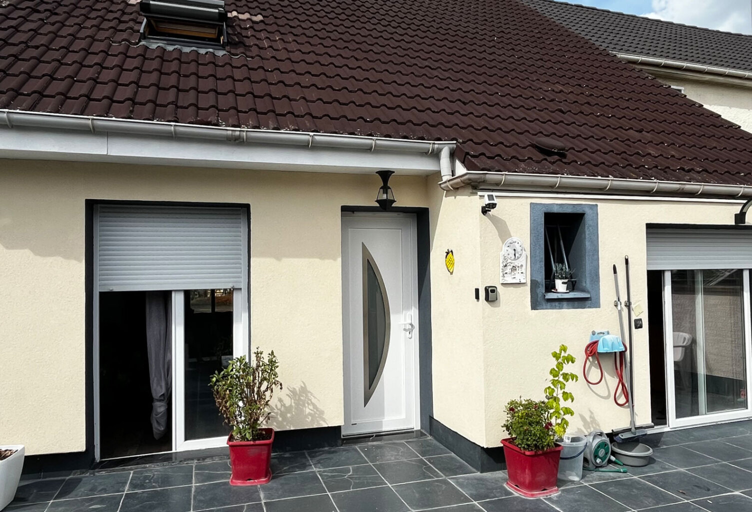 Maison avec jardin — photo 1