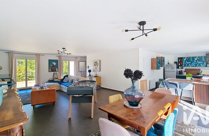 Vente Maison/villa 8 pièces — photo 2