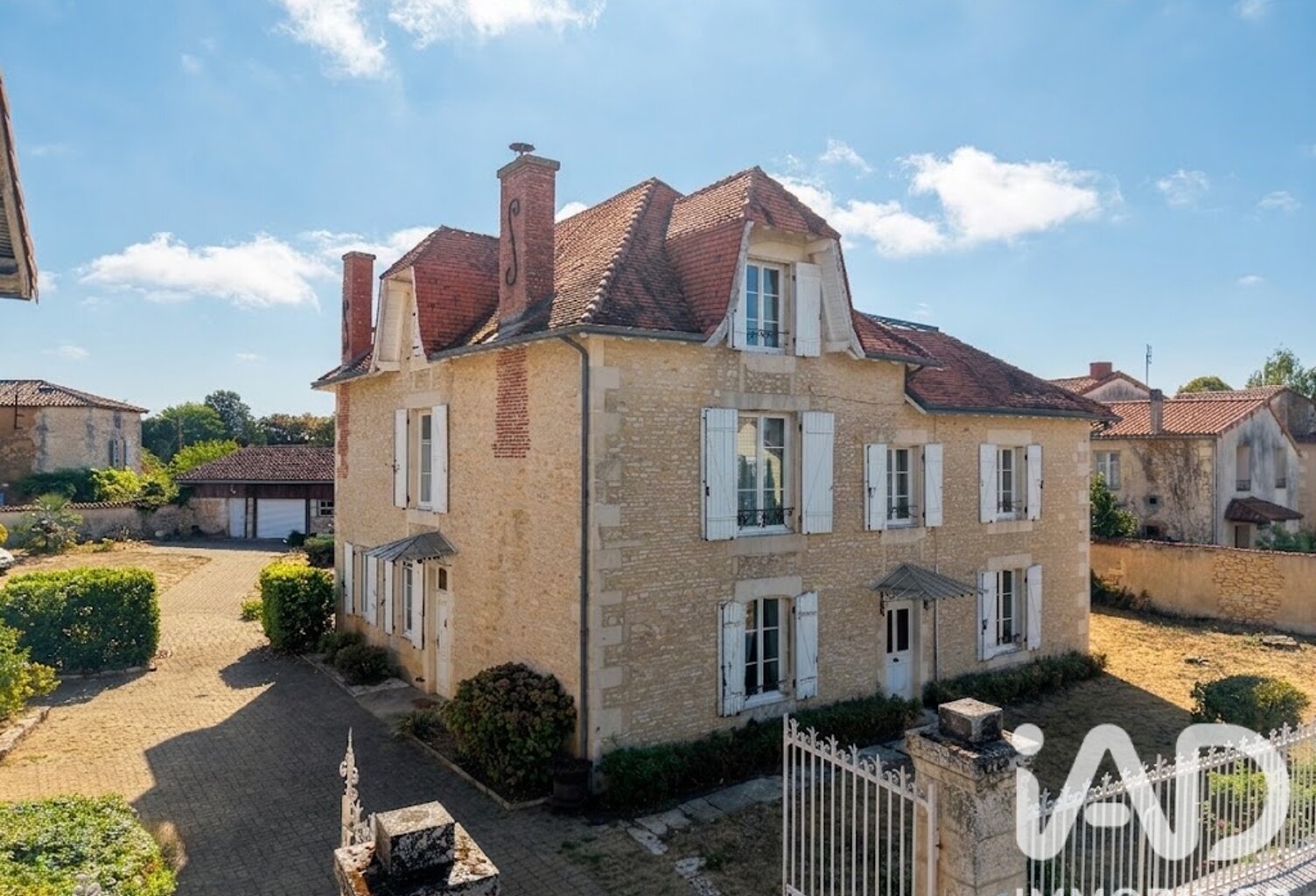 Vente Maison/villa 10 pièces — photo 1