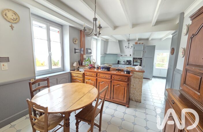Vente Maison/villa 10 pièces — photo 2