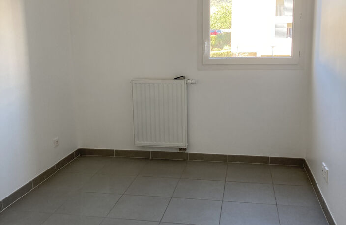 T3 avec garage double — photo 3