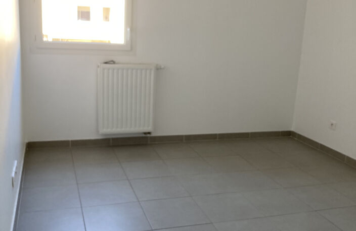 T3 avec garage double — photo 4