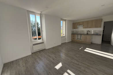 Appartement 4 pièces 890 €