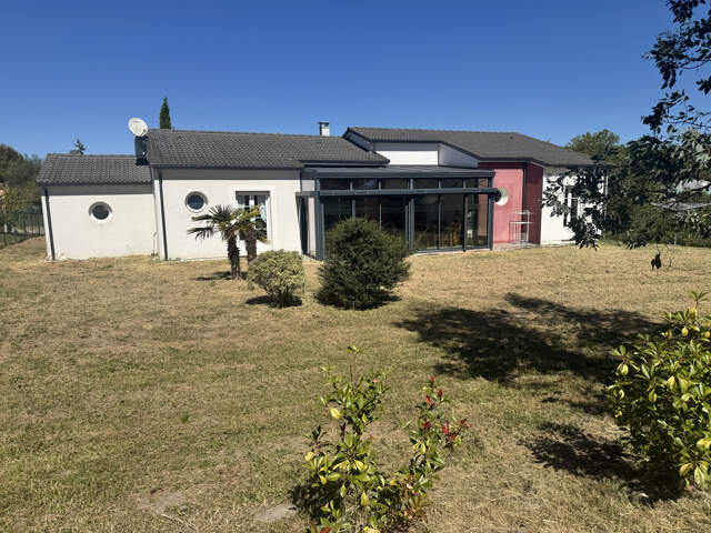 Maison contemporaine proche centre ville — photo du bien