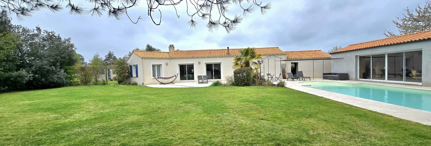 Maison 8 Pièces 135 m² à vendre à Sainte-Florence (85140)