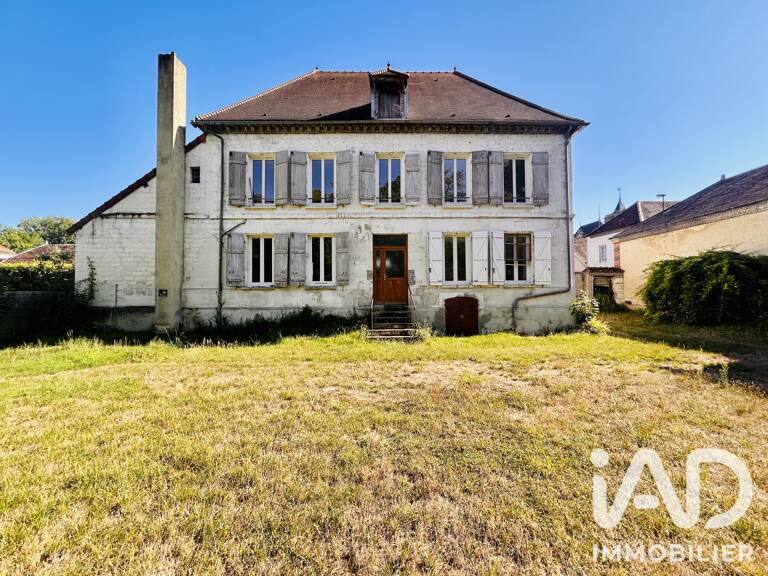 Vente Maison/villa 8 pièces — photo 1