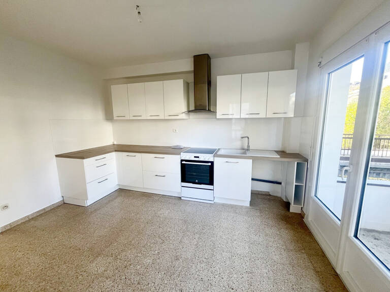 RODEZ / LAYOULE / T4 800 € CHARGES COMPRISES : EAU + CHAUFFAGE — photo 1
