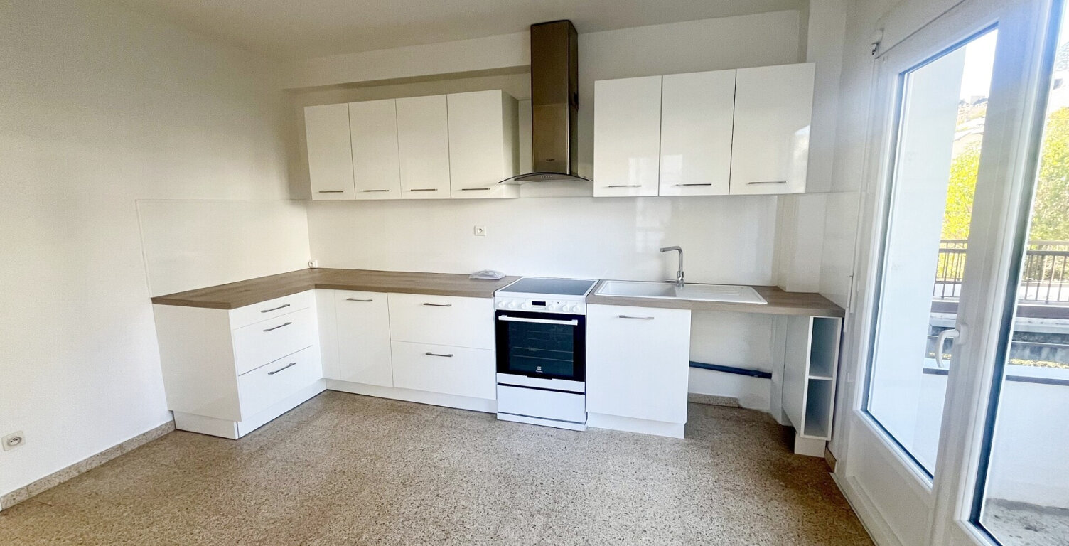 RODEZ / LAYOULE / T4 800 € CHARGES COMPRISES : EAU + CHAUFFAGE — photo 1