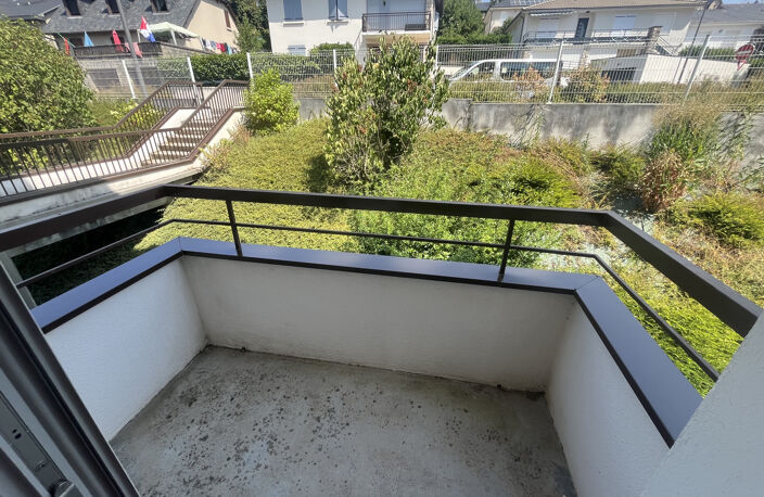 RODEZ / LAYOULE / T4 800 € CHARGES COMPRISES : EAU + CHAUFFAGE — photo 2