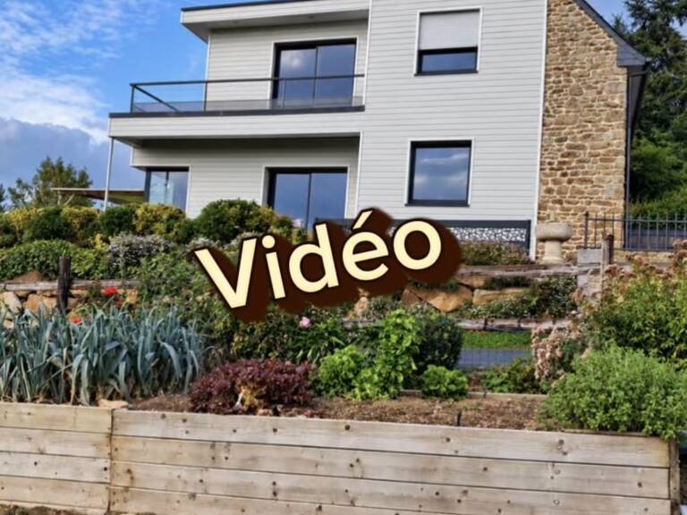 Vente Maison/villa 8 pièces — photo 1
