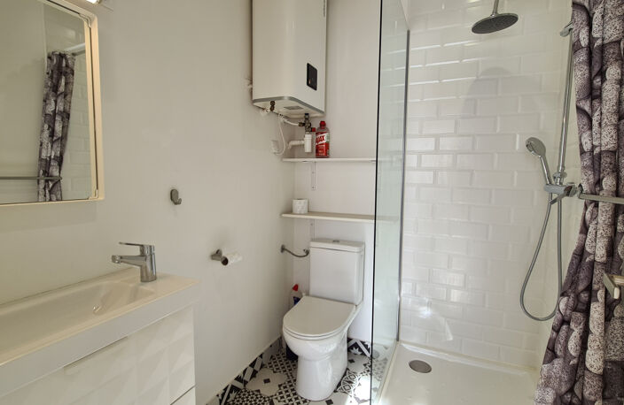 STUDIO TOUT EQUIPÉ QUARTIER ST MICHEL — photo 4