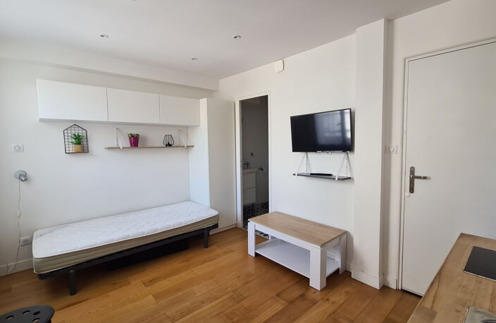 STUDIO TOUT EQUIPÉ QUARTIER ST MICHEL — photo 5