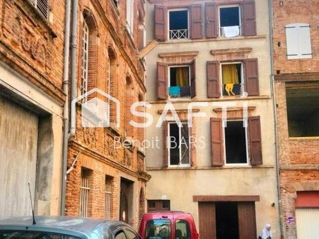 ancienne maison de ville avec 4 plateaux — photo du bien