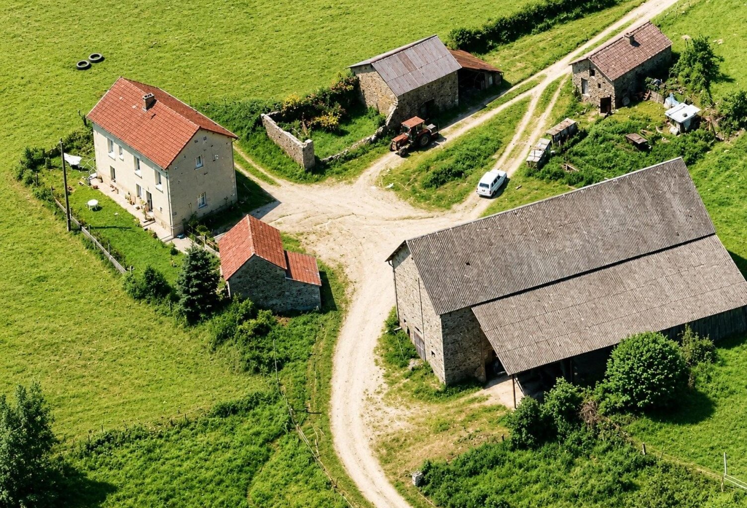 Corps de ferme plus terrain — photo 1
