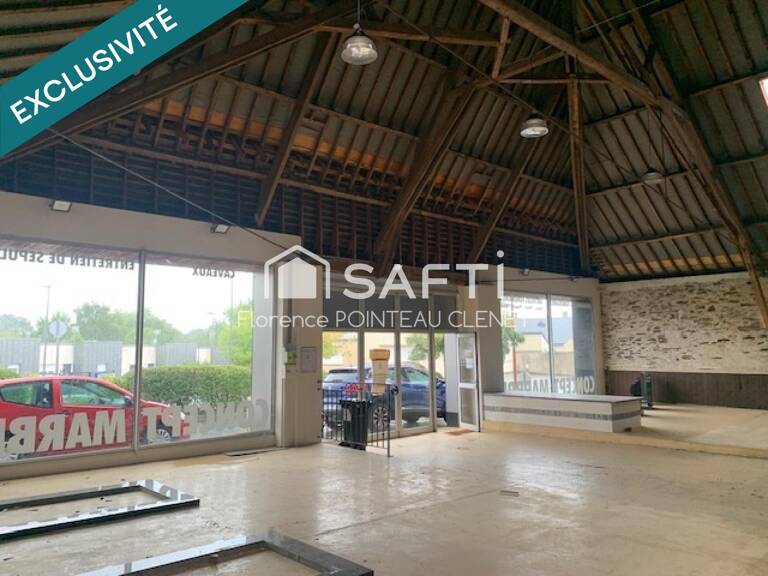 LOCAL COMMERCIAL 800 M2 (Commerce et stockage) — photo 1