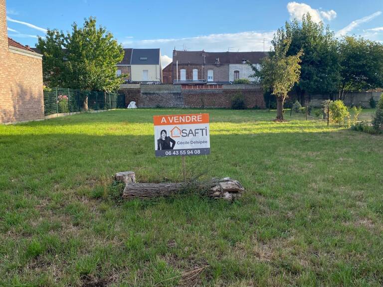TERRAIN CONSTRUCTIBLE 549M² — photo 1