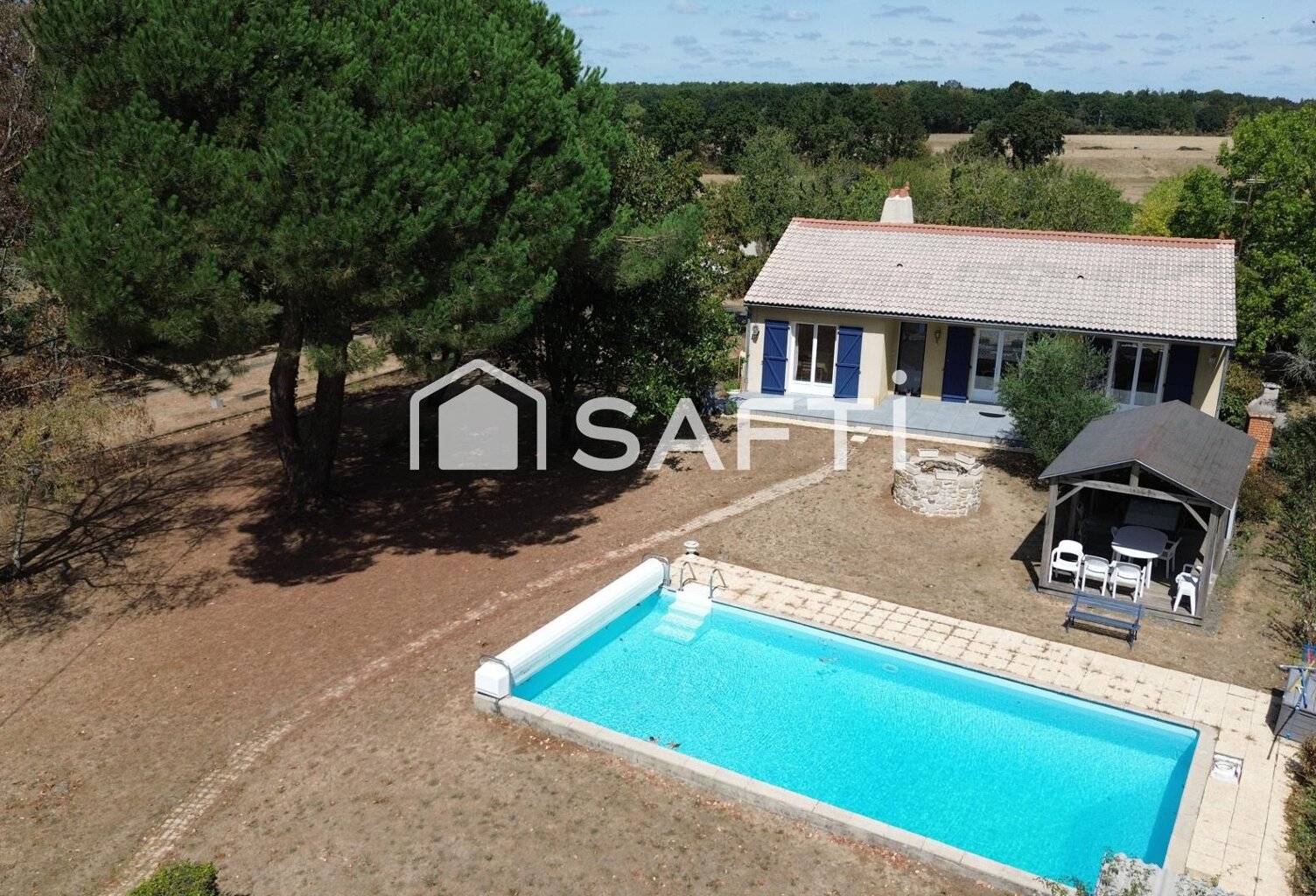 Maison familiale avec piscine et grand terrain — photo 1