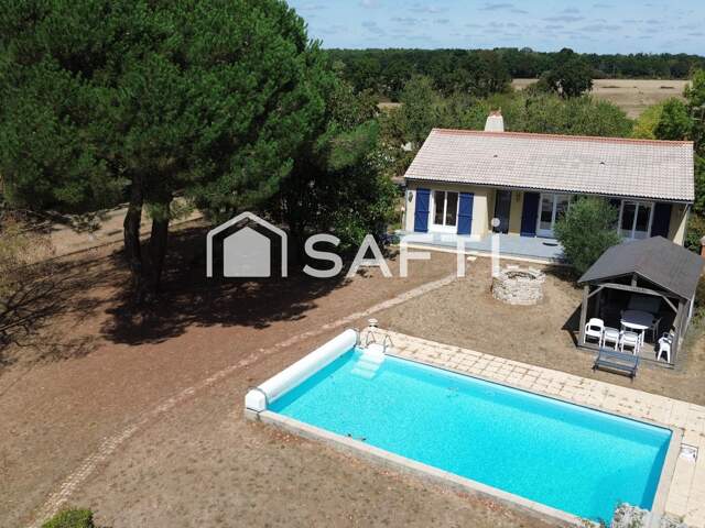 Maison familiale avec piscine et grand terrain — photo du bien