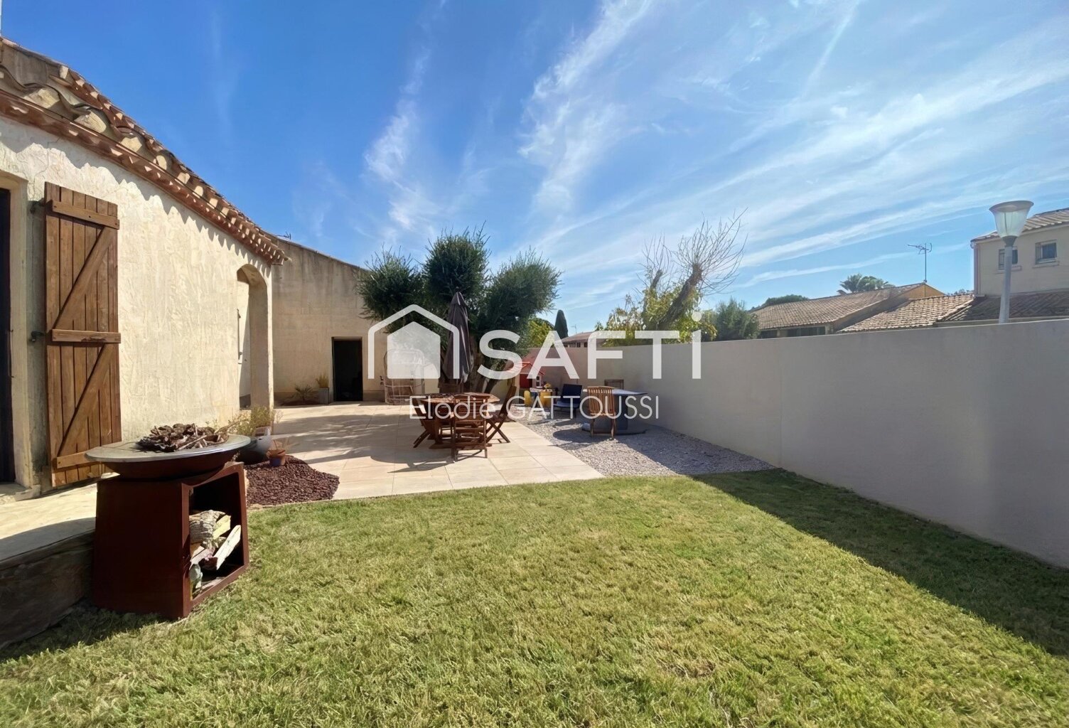 Une maison chaleureuse, rénovée avec soin, au calme et à quelques minutes de tout — photo 1
