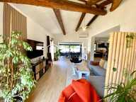 Une maison chaleureuse, rénovée avec soin, au calme et à quelques minutes de tout — photo 3