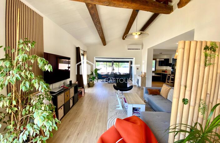 Une maison chaleureuse, rénovée avec soin, au calme et à quelques minutes de tout — photo 3